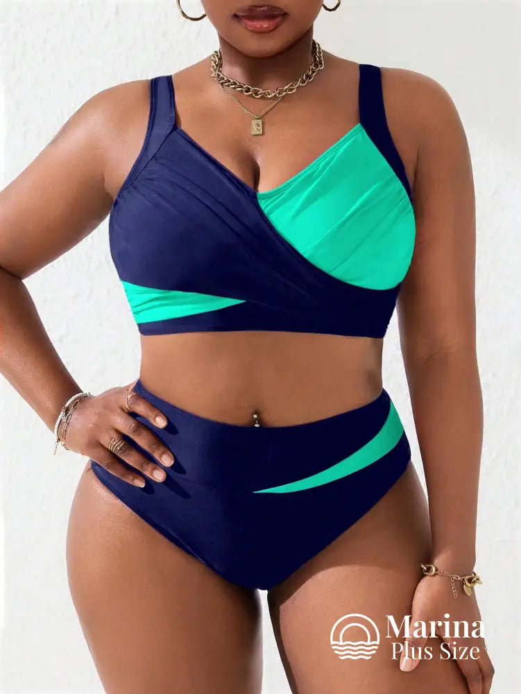 Biquíni Cropped Cintura Alta Recortes Geométricos Plus Size Biquíni Cropped Cintura Alta Recortes Geométricos Plus Size