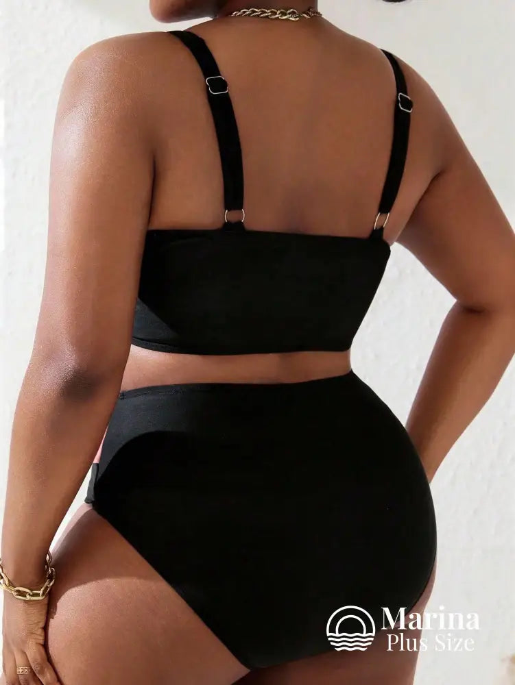 Biquíni Cropped Cintura Alta Recortes Geométricos Plus Size Biquíni Cropped Cintura Alta Recortes Geométricos Plus Size