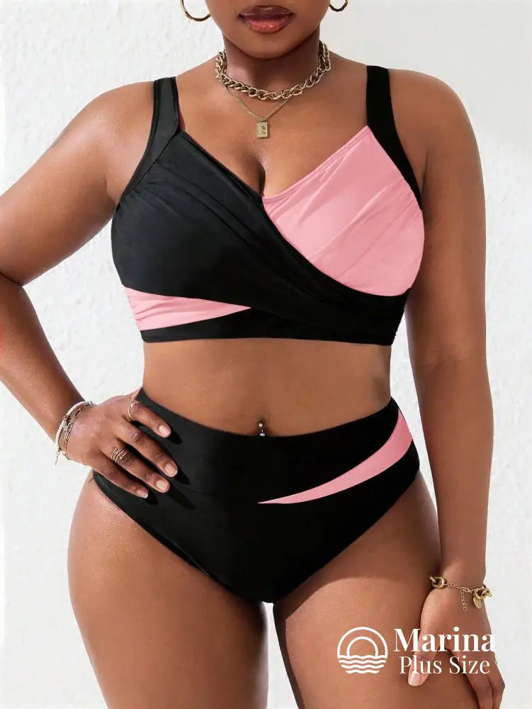 Biquíni Cropped Cintura Alta Recortes Geométricos Plus Size Biquíni Cropped Cintura Alta Recortes Geométricos Plus Size