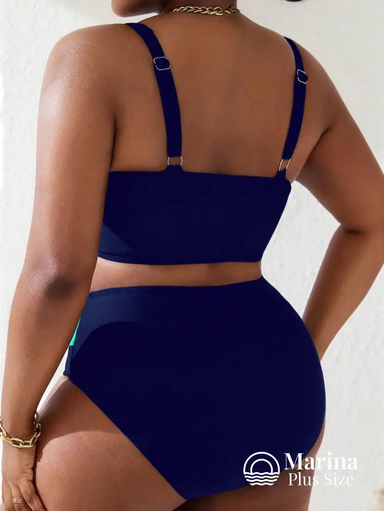 Biquíni Cropped Cintura Alta Recortes Geométricos Plus Size Biquíni Cropped Cintura Alta Recortes Geométricos Plus Size