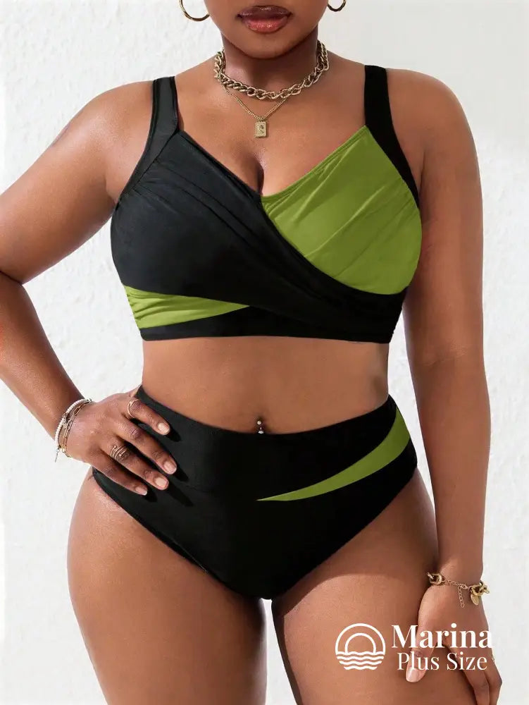 Biquíni Cropped Cintura Alta Recortes Geométricos Plus Size Biquíni Cropped Cintura Alta Recortes Geométricos Plus Size