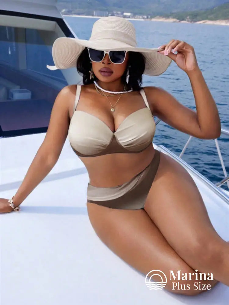 Biquíni Meia Taça Cintura Alta Degradê Plus Size Biquíni Meia Taça Cintura Alta Degradê Plus Size