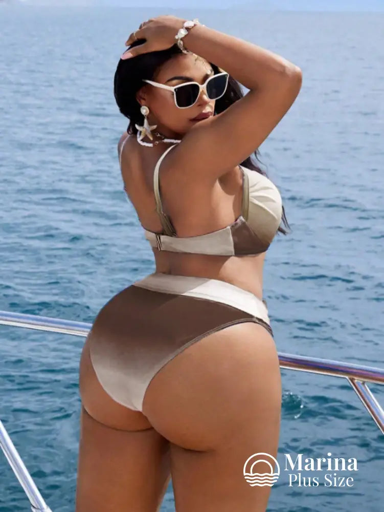 Biquíni Meia Taça Cintura Alta Degradê Plus Size Biquíni Meia Taça Cintura Alta Degradê Plus Size
