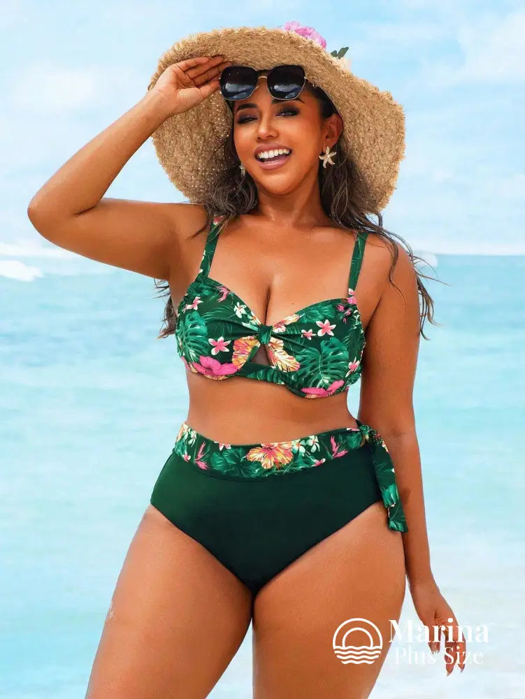 Biquíni Meia Taça Estampa Tropical Cintura Alta Plus Size Biquíni Meia Taça Estampa Tropical Cintura Alta Plus Size