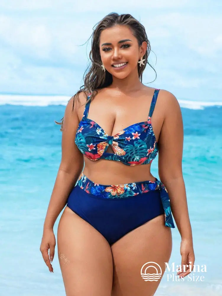 Biquíni Meia Taça Estampa Tropical Cintura Alta Plus Size Biquíni Meia Taça Estampa Tropical Cintura Alta Plus Size