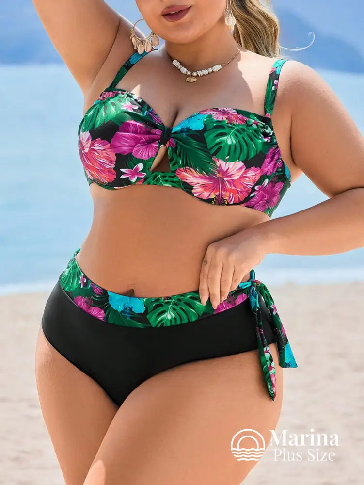 Biquíni Meia Taça Estampa Tropical Cintura Alta Plus Size Biquíni Meia Taça Estampa Tropical Cintura Alta Plus Size