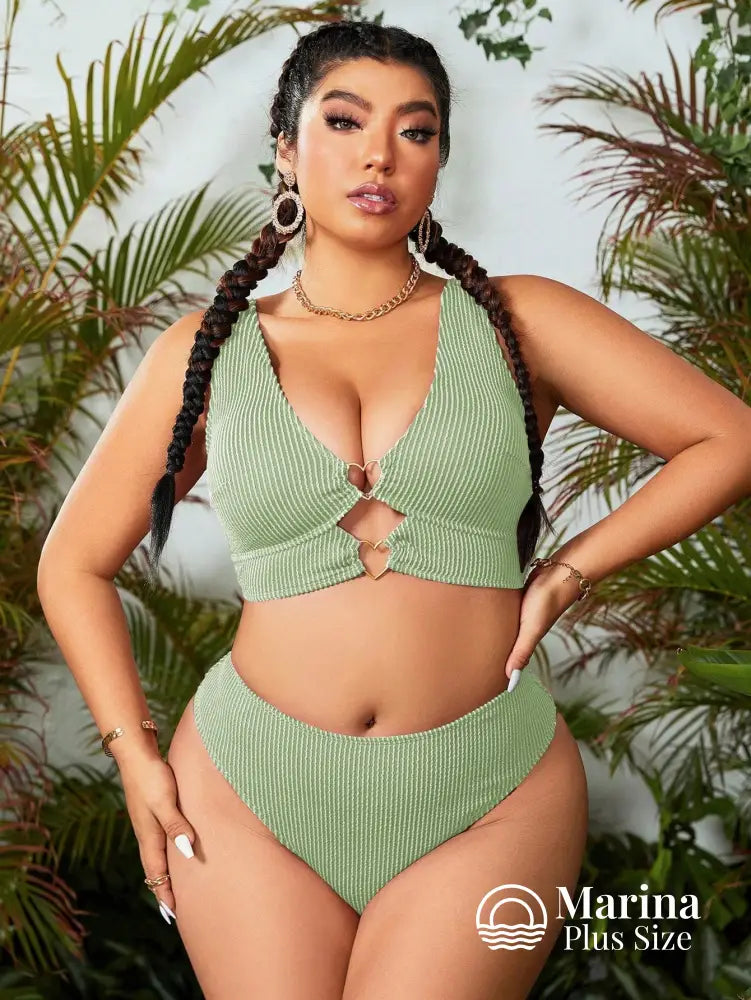 Biquíni Texturizado Recorte Detalhe Argolas Plus Size Biquíni Texturizado Recorte Detalhe Argolas Plus Size