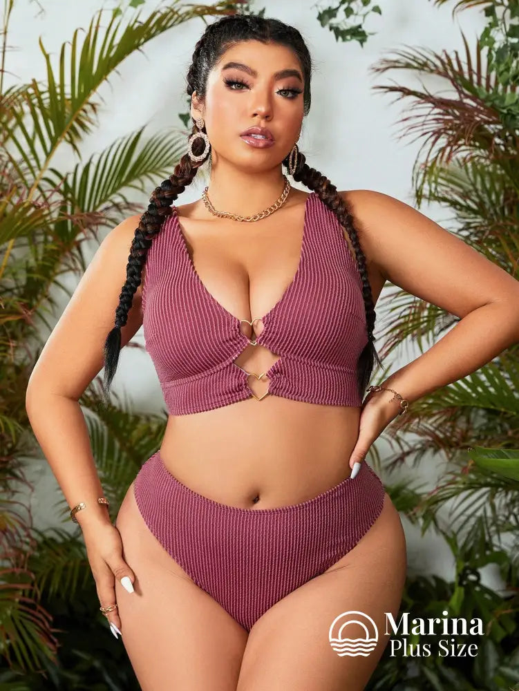 Biquíni Texturizado Recorte Detalhe Argolas Plus Size Biquíni Texturizado Recorte Detalhe Argolas Plus Size