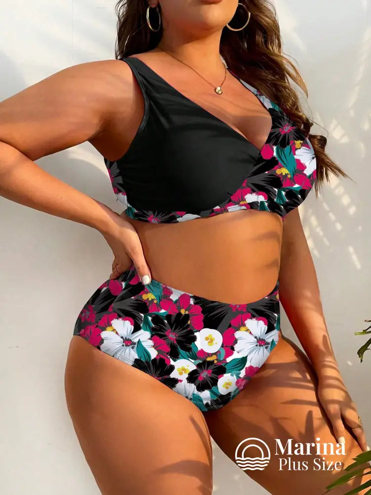 Biquíni Transpassado Estampa Tropical Cintura Alta Plus Size Biquíni Transpassado Estampa Tropical Cintura Alta Plus