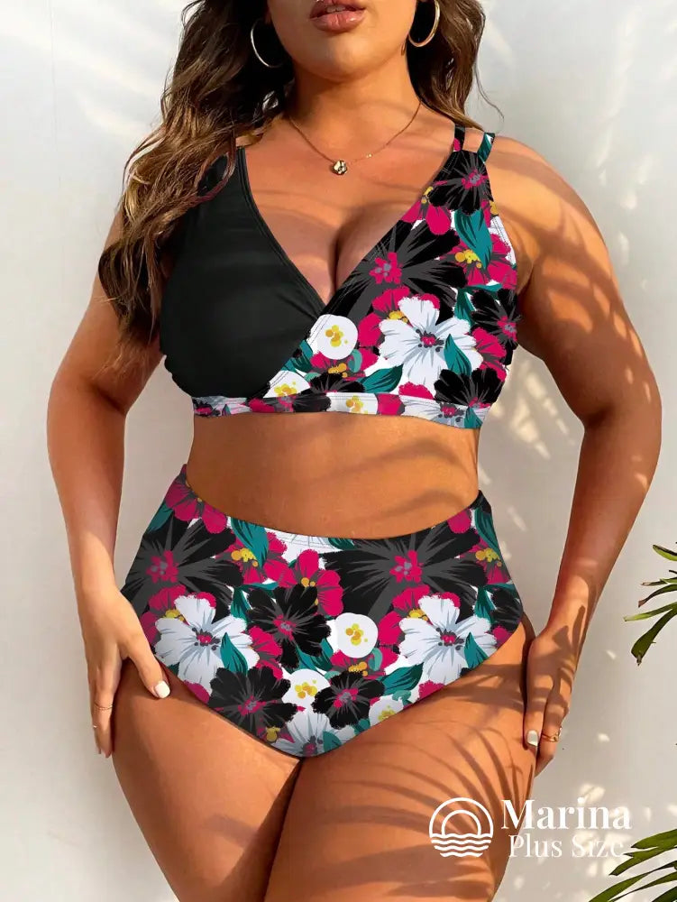 Biquíni Transpassado Estampa Tropical Cintura Alta Plus Size Biquíni Transpassado Estampa Tropical Cintura Alta Plus