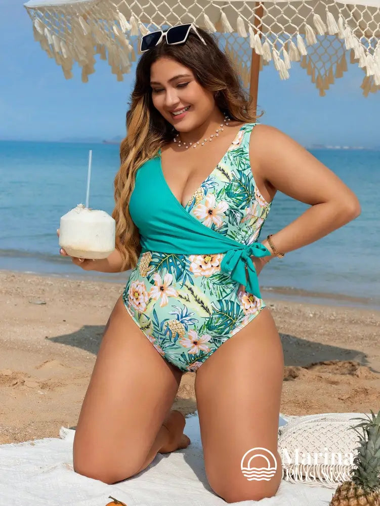 Maiô Floral Transpassado Amarração Lateral Plus Size Verde / G Maiô Floral Transpassado Amarração Lateral Plus Size