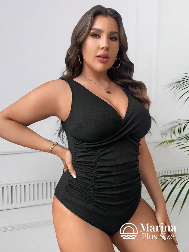 Maiô Transpassado Drapeado Frontal Efeito Modelador Plus Size Maiô Transpassado Drapeado Frontal Efeito Modelador Plus
