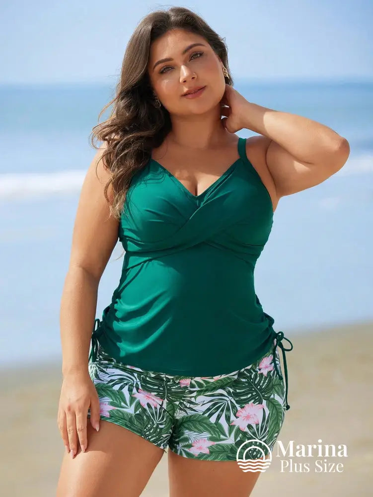 Tankini Esportivo Estilo Surf Estampa Tropical Plus Size Tankini Esportivo Estilo Surf Estampa Tropical Plus Size