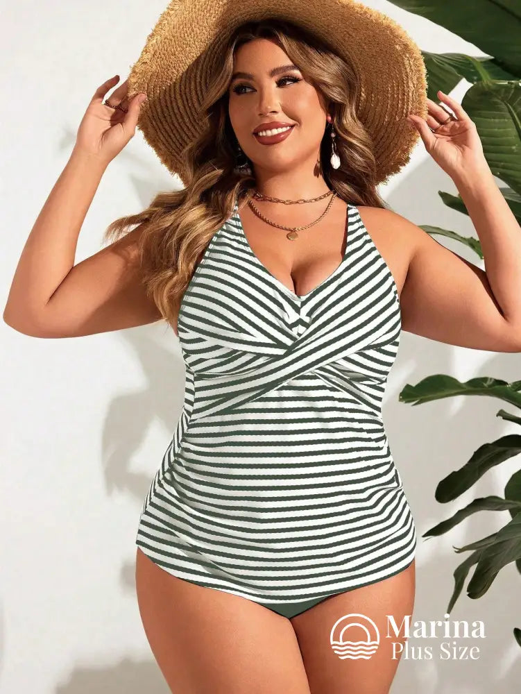 Tankini Listrado Decote Cruzado Moderno Plus Size Tankini Listrado Decote Cruzado Moderno Plus Size