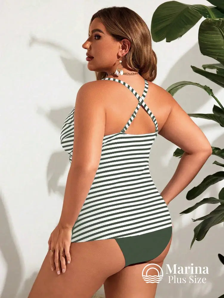 Tankini Listrado Decote Cruzado Moderno Plus Size Tankini Listrado Decote Cruzado Moderno Plus Size