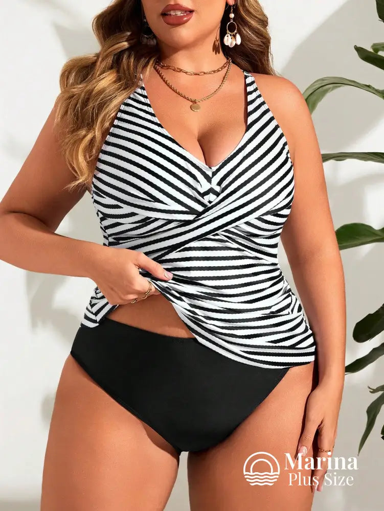 Tankini Listrado Decote Cruzado Moderno Plus Size Preto / G Tankini Listrado Decote Cruzado Moderno Plus Size