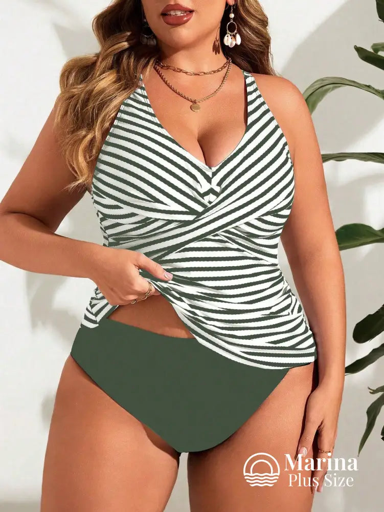 Tankini Listrado Decote Cruzado Moderno Plus Size Verde Oliva / G Tankini Listrado Decote Cruzado Moderno Plus Size