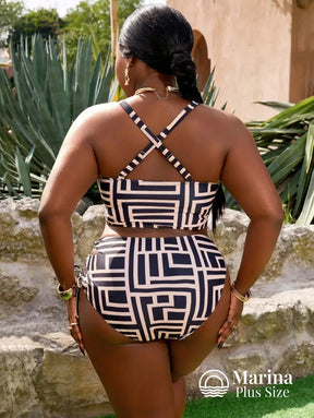 Biquíni Com Recortes E Amarração Frontal Plus Size Biquíni Com Recortes E Amarração Frontal Plus Size