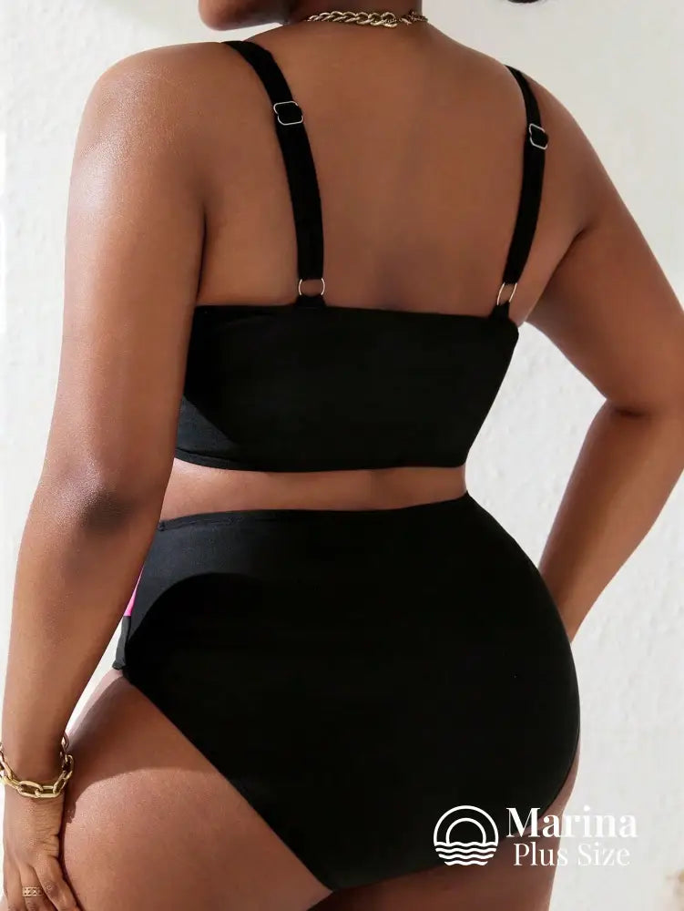 Biquíni Cropped Cintura Alta Recortes Geométricos Plus Size Biquíni Cropped Cintura Alta Recortes Geométricos Plus Size