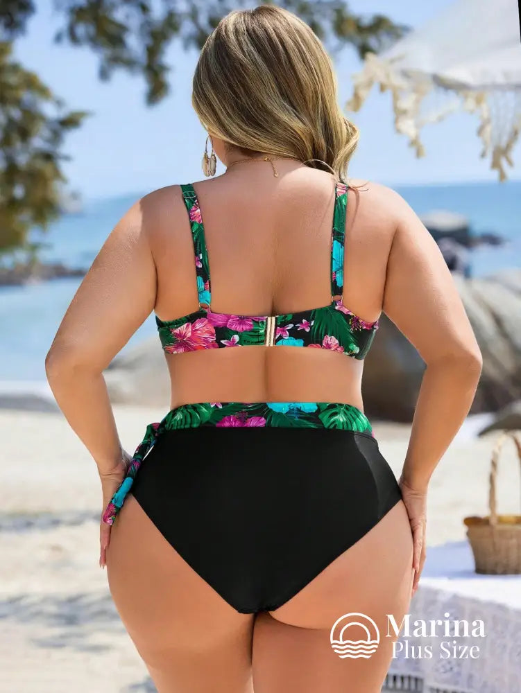 Biquíni Meia Taça Estampa Tropical Cintura Alta Plus Size Biquíni Meia Taça Estampa Tropical Cintura Alta Plus Size