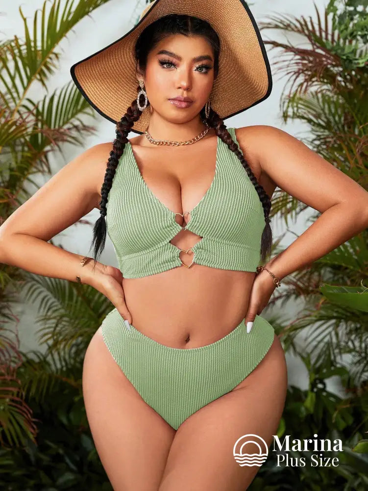 Biquíni Texturizado Recorte Detalhe Argolas Plus Size Biquíni Texturizado Recorte Detalhe Argolas Plus Size