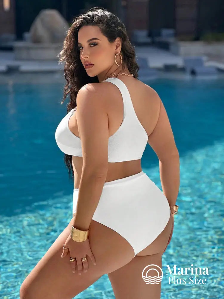 Biquíni Um Ombro Só Com Argolas Plus Size Biquíni Um Ombro Só Com Argolas Plus Size