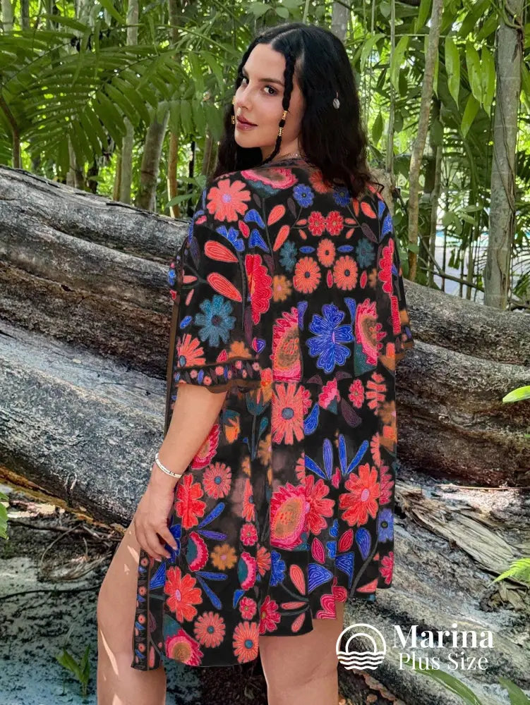 Conjunto Praia Estampa Floral Com Kimono Leve Plus Size Conjunto Praia Estampa Floral Com Kimono Leve Plus Size