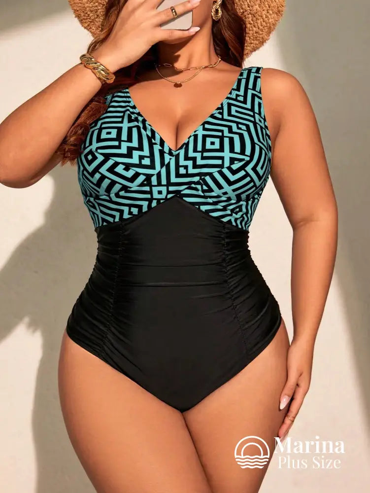 Maiô Decote V Estampa Geométrica Efeito Modelador Plus Size Verde / G Maiô Decote V Estampa Geométrica Efeito Modelador