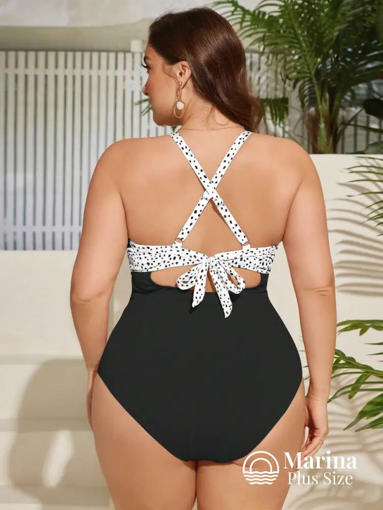 Maiô Poá Recorte Frontal Alças Cruzadas Plus Size Maiô Poá Recorte Frontal Alças Cruzadas Plus Size