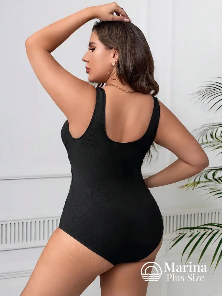 Maiô Transpassado Drapeado Frontal Efeito Modelador Plus Size Maiô Transpassado Drapeado Frontal Efeito Modelador Plus