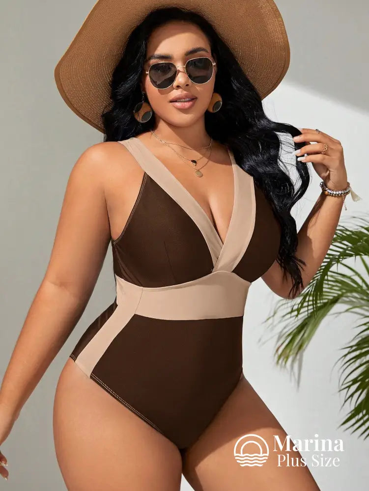 Maiô Transpassado Recortes Contrastantes Efeito Modelador Plus Size Café / G Maiô Transpassado Recortes Contrastantes